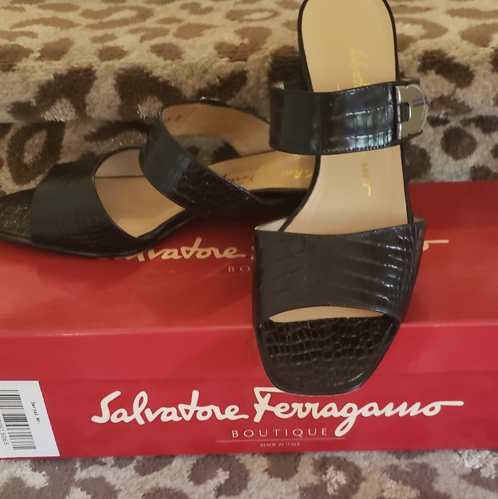 Salvatore Ferragamo black sandals 6.5